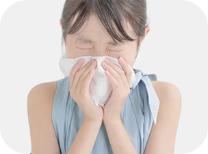 鼻をかむ子ども